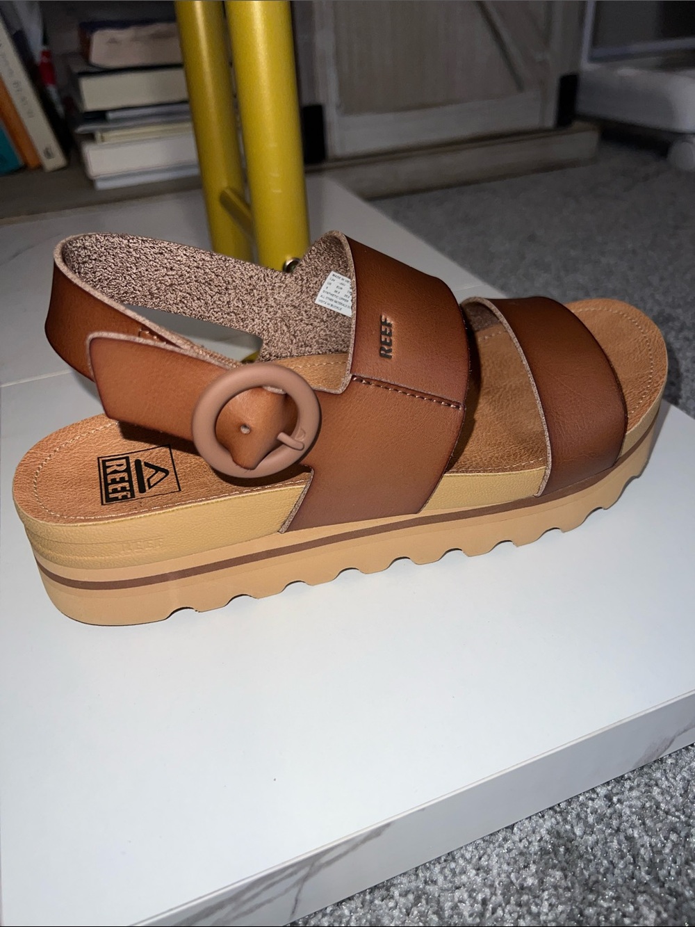 Reef Vista High Buckle Women’s Size 8- EUC - Picture 3 of 6